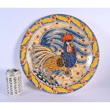 A LARGE CONTEMPORARY MAJOLICA COCKEREL DISH. 35 cm diameter.