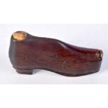 A GEORGE III PUZZLE TREEN SHOE SNUFF BOX. 9 cm x 4.5 cm.