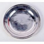 AN 18TH/19TH CENTURY IRISH SILVER DISH. 73 grams. 11 cm diameter.