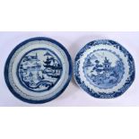 TWO LATE 18TH/19TH CENTURY CHINESE EXPORT BLUE AND WHITE DISHES Late Qianlong/Jiaqing. 24.5 cm wide.