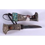 AN EARLY 20TH CENTURY TIBETAN SILVER AND TURQUOISE DAGGER. 189 grams. 18.5 cm x 4 cm.