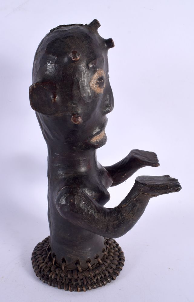 AN EARLY 20TH CENTURY AFRICAN TRIBAL SKIN COVERED FERTILITY FIGURE. 30 cm x 10 cm. - Image 3 of 5