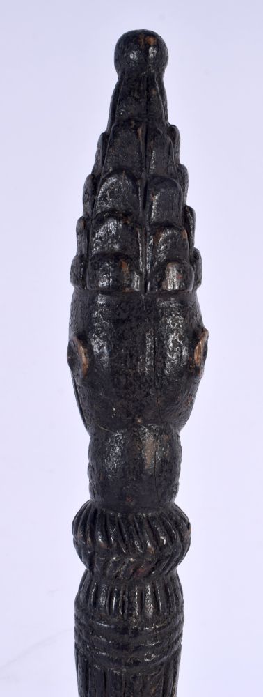 A LARGE 19TH CENTURY CONTINENTAL CARVED TRIBAL CHIEFS STAFF of figural form. 51 cm high. - Image 5 of 7