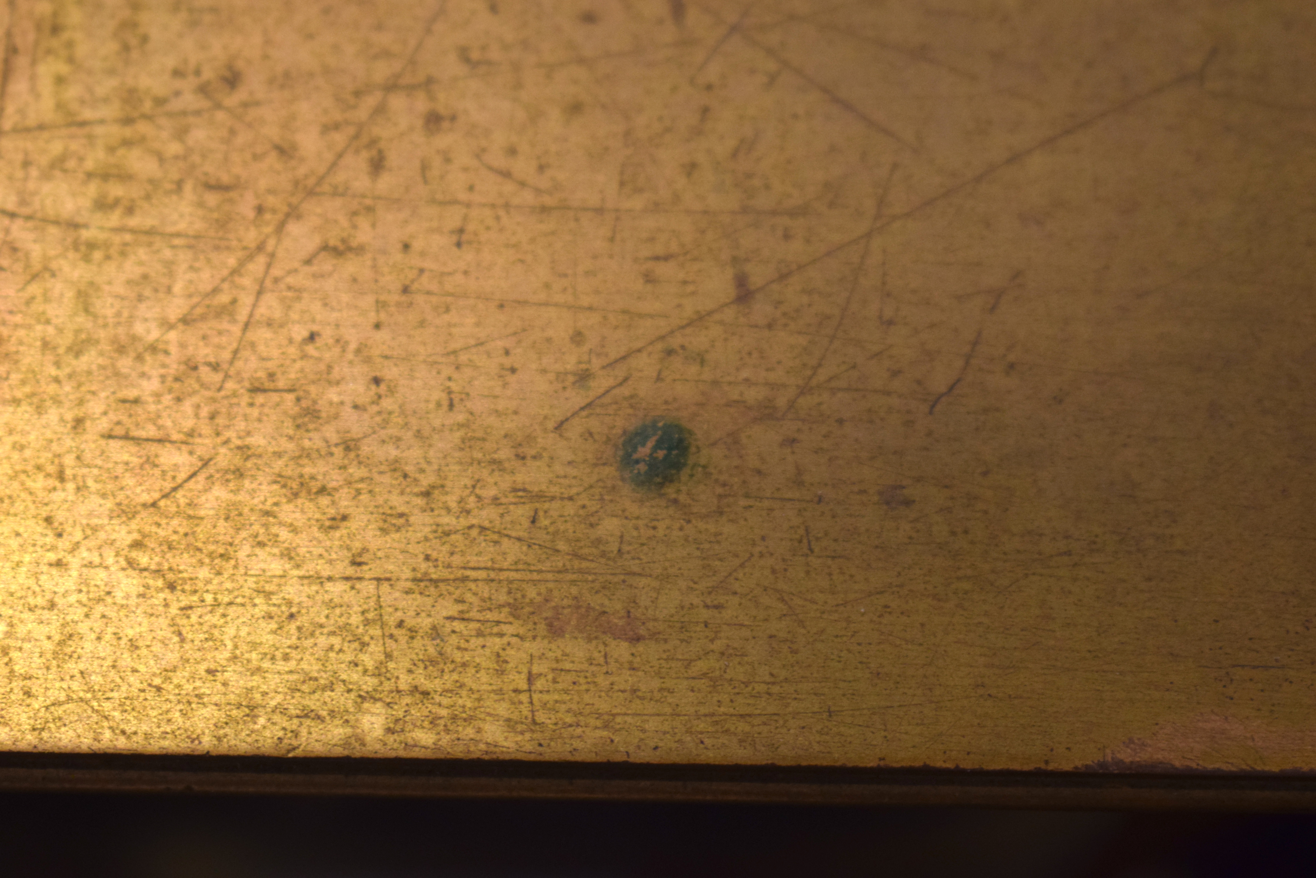 AN ANTIQUE CHAMPLEVE ENAMEL BRASS REGULATOR MANTEL CLOCK. 29 cm x 15 cm. - Image 5 of 6