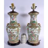 A LARGE PAIR OF 19TH CENTURY CHINESE CANTON FAMILLE ROSE LAMPS Qing. 47 cm x 15 cm.