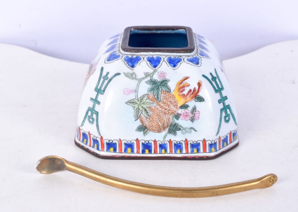 A Chinese Cloisonne enamelled seasoning pot together with a spoon 8 x 12 cm - Image 2 of 7