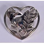 A SILVER HEART BROOCH. 8.4 grams. 3.25 cm x 3.25 cm.