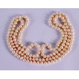 A PEARL NECKLACE. 93 grams. 128 cm long.