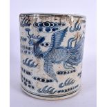 A CHINESE BLUE AND WHITE PORCELAIN BRUSH POT 20th Century. 14 cm x 11 cm.