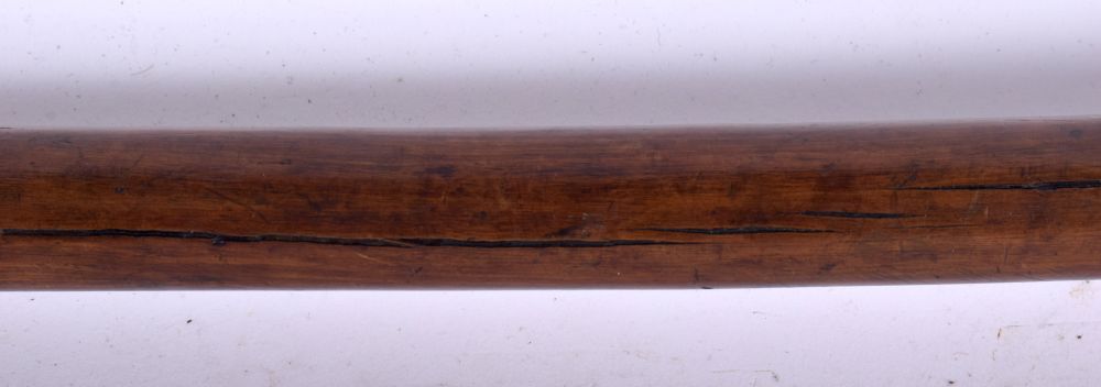 A 19TH CENTURY FIJIAN TRIBAL CARVED WOOD CLUB with gnarled terminal. 78 cm long. - Image 4 of 6