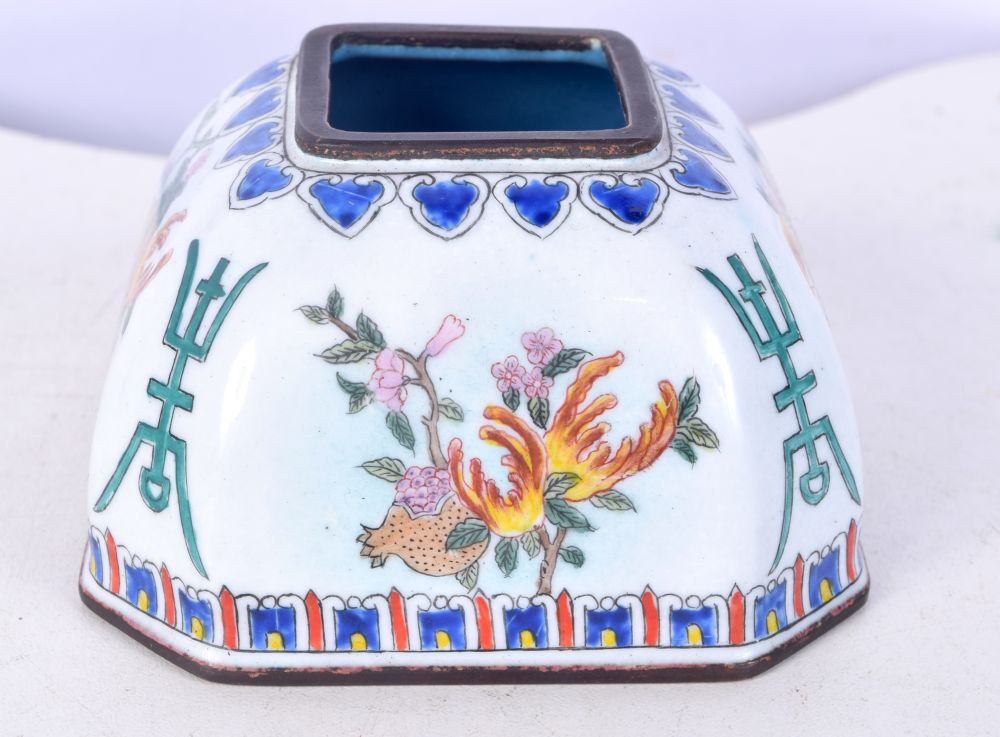 A Chinese Cloisonne enamelled seasoning pot together with a spoon 8 x 12 cm - Image 3 of 7