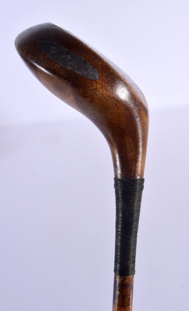 A D & W AUCHTERLONIE OF ST ANDREWS PERSIMMON WOOD DRIVING GOLF CLUB with hickory shaft. 110 cm long. - Image 2 of 8