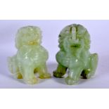 A PAIR OF EARLY 20TH CENTURY CHINESE CARVED HARDSTONE BEASTS Late Qing/Republic. 6 cm x 5 cm.