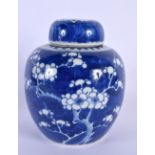 A 19TH CENTURY CHINESE BLUE AND WHITE PORCELAIN GINGER JAR AND COVER Qing. 16 cm x 10 cm.