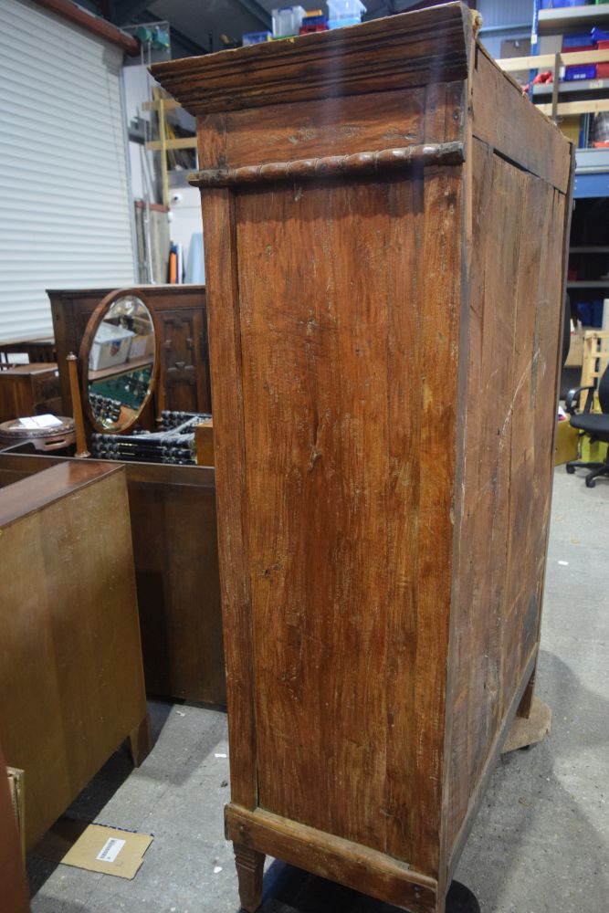 A large 18th Century Dutch carved wood linen cupboard, carved with fans in panels and a bamboo edgin - Image 4 of 4