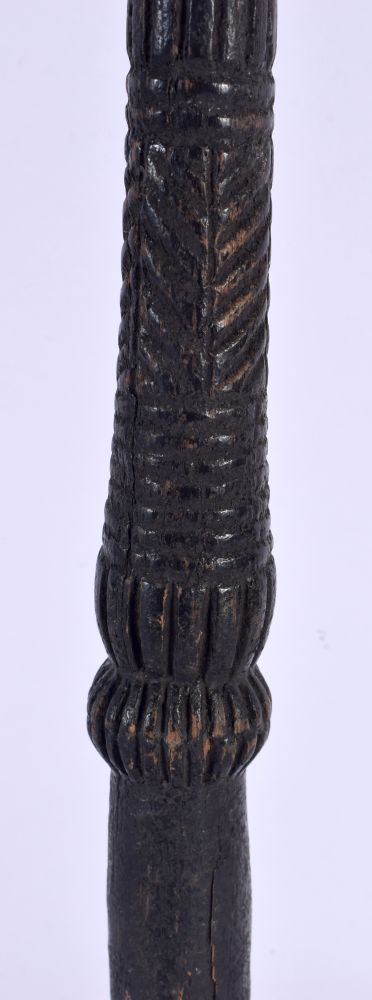 A LARGE 19TH CENTURY CONTINENTAL CARVED TRIBAL CHIEFS STAFF of figural form. 51 cm high. - Image 4 of 7