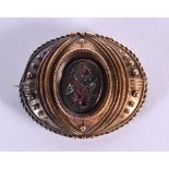 AN ANTIQUE BROOCH. 10.5 grams. 4 cm x 3.5 cm.