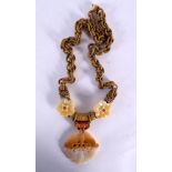 A LOVELY EARLY 20TH CENTURY CHINESE CARVED TWO TONE AGATE NECKLACE with coral fittings. 62 cm long,