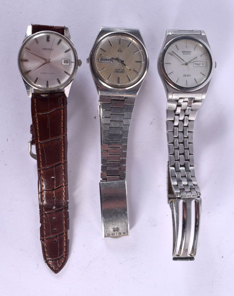 THREE SEIKO WRISTWATCHES. Largest 3.75 cm inc crown. (3)