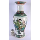 A LARGE EARLY 20TH CENTURY CHINESE FAMILLE VERTE PORCELAIN VASE Late Qing/Republic. 58 cm x 25 cm.