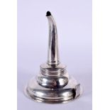 AN EARLY 19TH CENTURY SILVER WINE FUNNEL. London 1834. 76 grams. 11.5 cm x 8.5 cm.