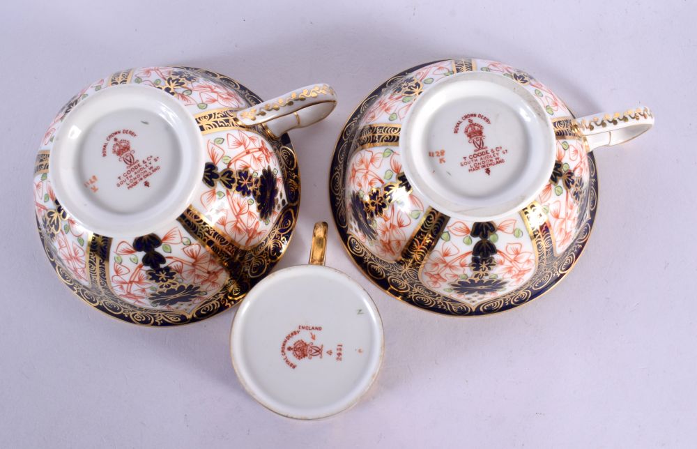Early 20th century Royal Crown Derby pattern 1128, two cups, saucers and side plates. Plates 16cm d - Image 9 of 9