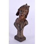 AN ART NOUVEAU FRENCH BRONZE FIGURAL SEAL depicting a pretty female. 6.75 cm high.