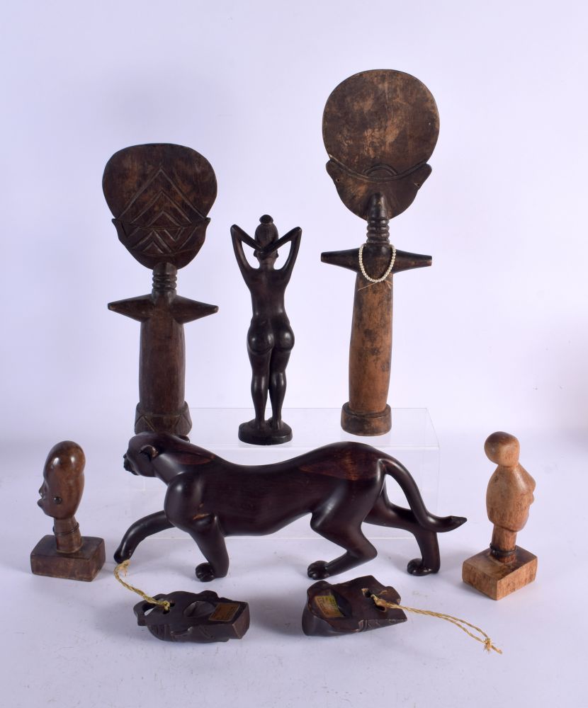 TWO CRATES OF TRIBAL HARDWOOD FIGURES. Largest 27 cm wide. (qty) - Image 2 of 2