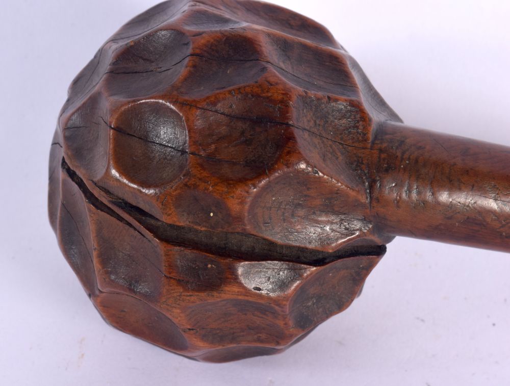 A RARE 19TH CENTURY AFRICAN ZULU TRIBAL KNOBKERRIE THROWING CLUB with concave dimple carved terminal - Image 4 of 4