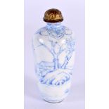 AN EARLY 20TH CENTURY CHINESE CANTON ENAMEL SNUFF BOTTLE AND STOPPER Late Qing/Republic. 6.5 cm x 3