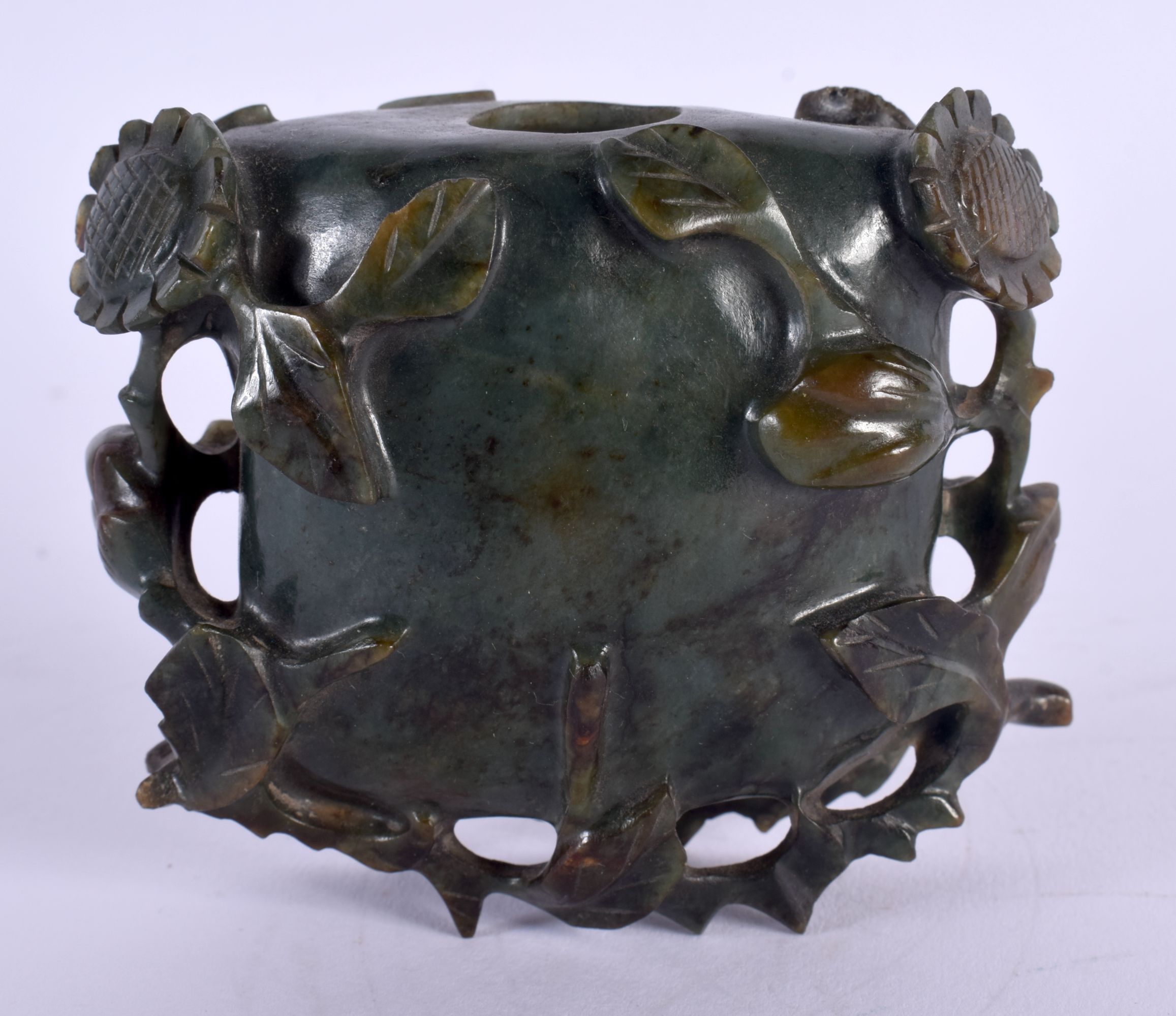 A 19TH CENTURY CHINESE CARVED MUTTON JADE BRUSH WASHER Qing. 7 cm x 7.5 cm. - Image 2 of 4