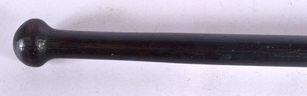 A 19TH CENTURY FIJIAN TRIBAL CARVED WOOD CLUB. 74 cm long. - Image 5 of 6