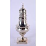 AN EARLY 19TH CENTURY SILVER PEPPER POT. London 1806. 79 grams. 14 cm x 5 cm.