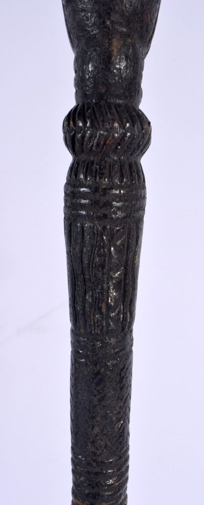 A LARGE 19TH CENTURY CONTINENTAL CARVED TRIBAL CHIEFS STAFF of figural form. 51 cm high. - Image 6 of 7