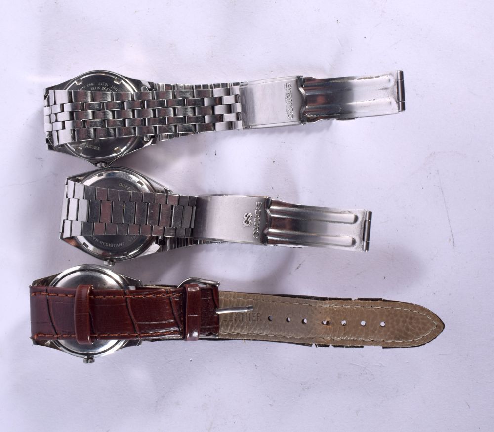 THREE SEIKO WRISTWATCHES. Largest 3.75 cm inc crown. (3) - Image 3 of 3