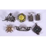 ASSORTED SILVER BROOCHES. 24 grams. Largest 3.75 cm x 2.5 cm. (qty)