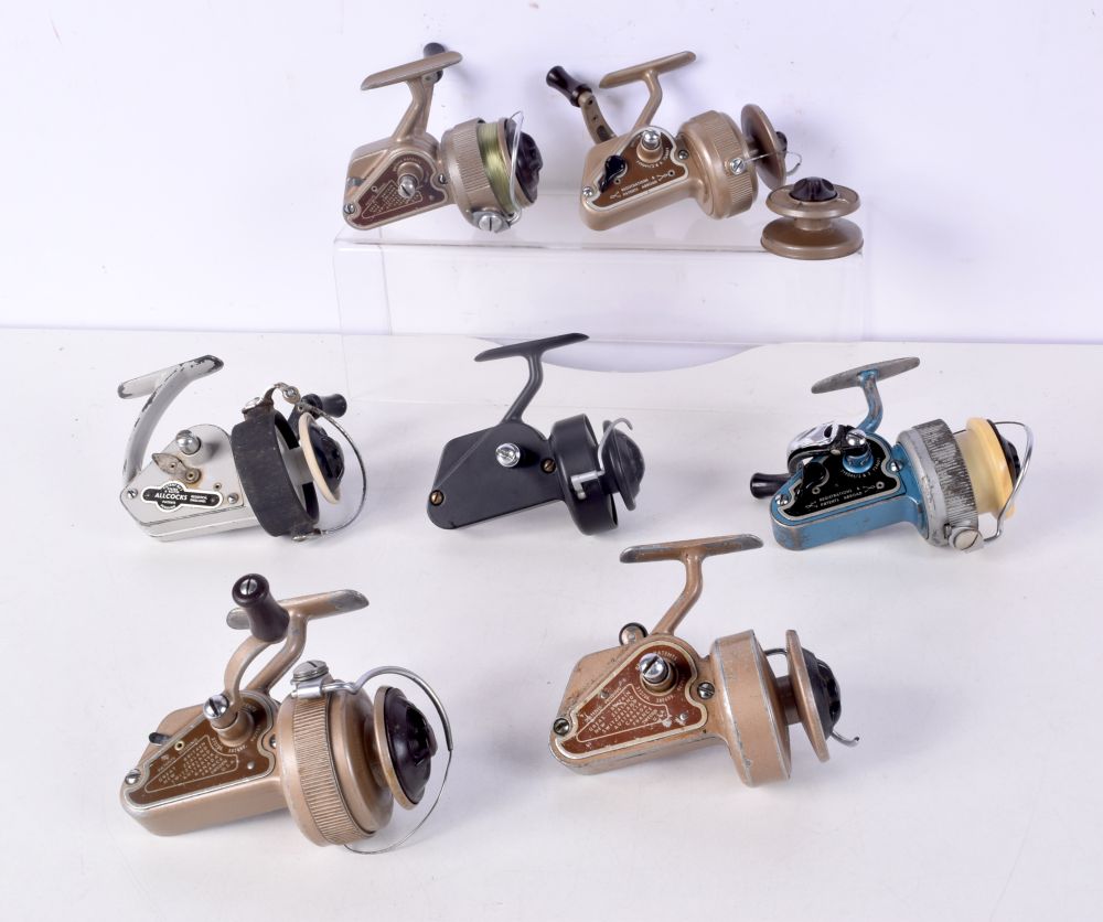 A collection of vintage J W Young Ambidex fixed spool fishing reels together with an Allcocks reel ( - Image 2 of 2