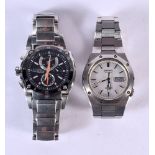 A SEIKO CHRONOGRAPH TOGETHER WITH A SEIKO QUARTZ SPORTS WRISTWATCH. Largest dial 4.7cm incl crown.