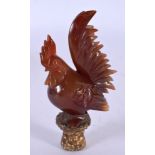 AN AGATE FINIAL IN THE FORM OF A COCKEREL. 9.4cm x 5.2cm x 2.8cm