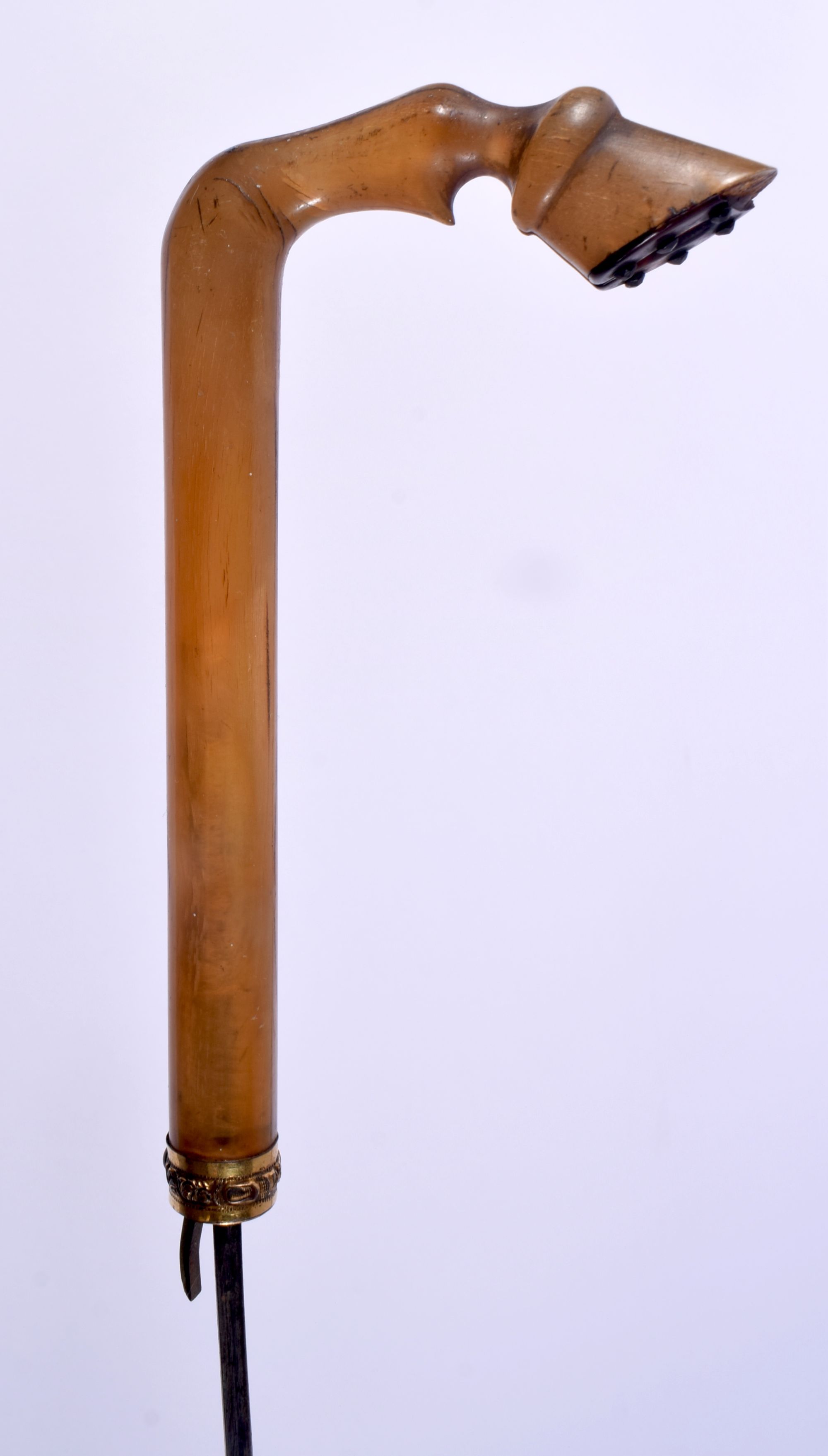 A RARE 19TH CENTURY EUROPEAN CARVED RHINOCEROS HORN HANDLED SWORD STICK. 83 cm long. - Bild 2 aus 7