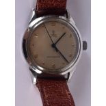 A VINTAGE TUDOR OYSTER WRISTWATCH. 3.5 cm wide inc winder.