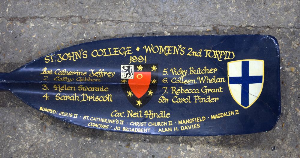 An oar decorated with the Oxford University St Johns college Ladies Eight team 1991. 361 cm - Image 2 of 7