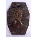 AN UNUSUAL VINTAGE TRIBAL CARVED WOOD M?ORI ABORIGINAL PANEL depicting a nude female. 21 cm x 14 cm.