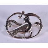 A SILVER BIRD BROOCH. 7.5 grams. 3.5 cm x 2.75 cm.