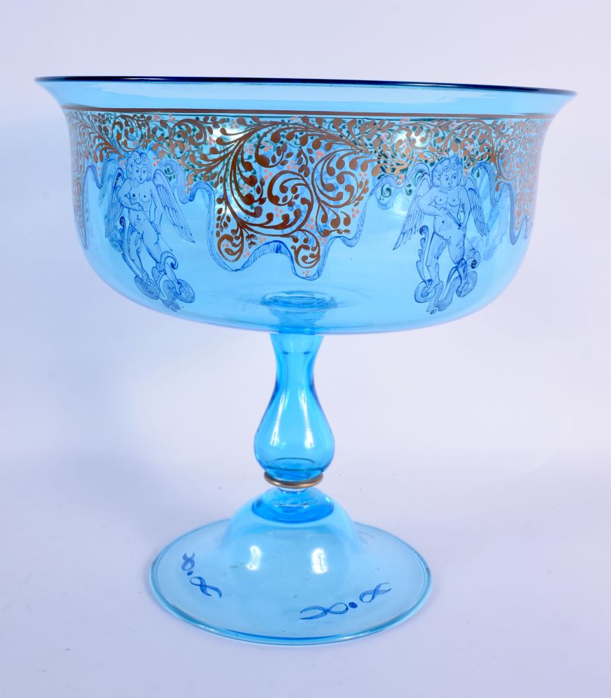 A LOVELY EARLY 20TH CENTURY EUROPEAN ICEY BLUE PEDESTAL COMPORT painted with figures in various purs - Image 2 of 5