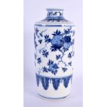 A FINE LATE 18TH/19TH CENTURY CHINESE BLUE AND WHITE PORCELAIN VASE Late Qianlong/Jiaqing, painted w