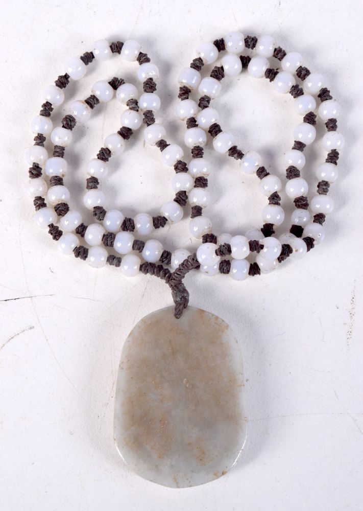 A CHINESE AGATE NECKLACE 20th Century. 60 cm long. - Image 2 of 3