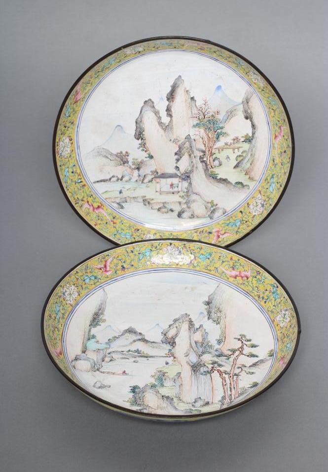 A PAIR OF CANTON ENAMEL SAUCER DISHES centrally painted in pastel colours with figures in - Image 3 of 8