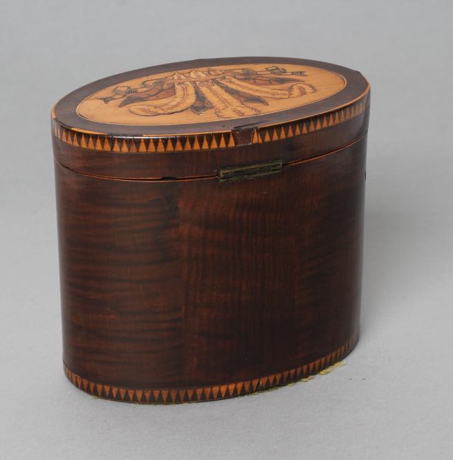 A REGENCY MAHOGANY TEA CADDY of oval form with ribbon tied marquetry flowers and berried branches, - Image 5 of 6