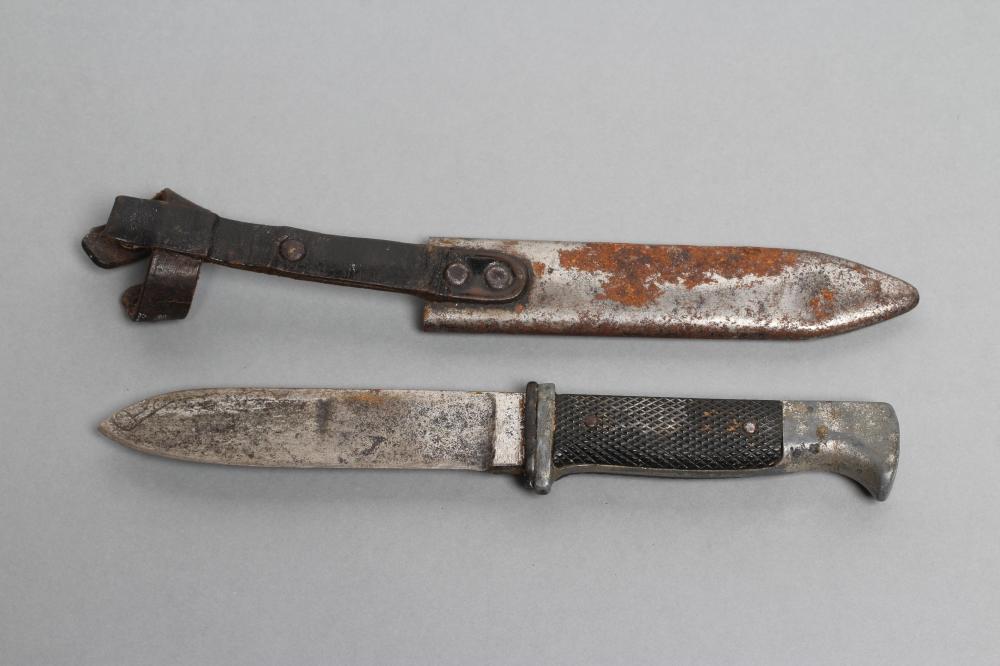 A HITLER YOUTH KNIFE, with 5" blade, third reich enamel lozenge to grip and metal sheath with - Image 6 of 6